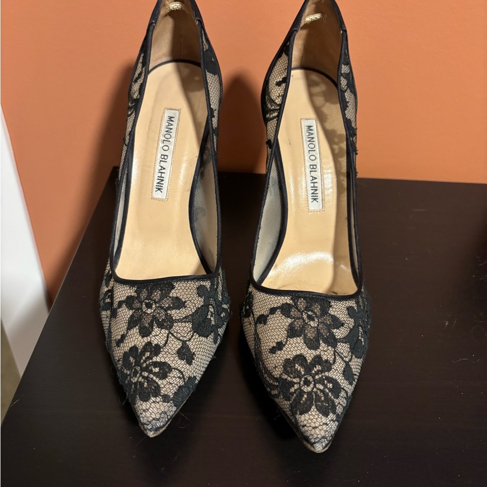 Manolo Blahnik Black and Cream Lace Heels